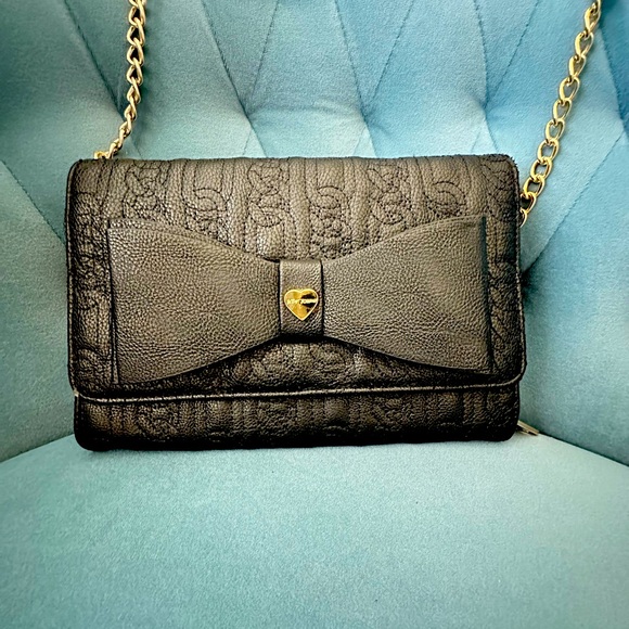 Betsy Johnson Crossbody. Gently loved. Excellent condition! - Picture 1 of 15